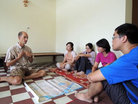 帶神學生、同工們參與在柬埔寨各個不同差會的宣教士事工和體驗不同的跨文化生活